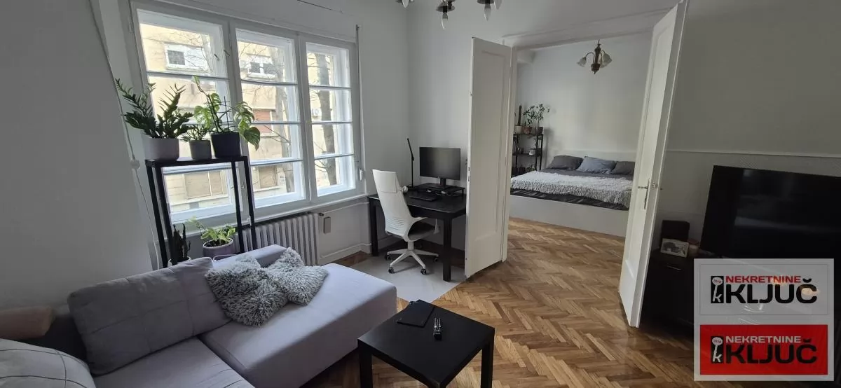 KOD SPENS-A, 56m2, Dvosoban, Renoviran, Salonac može i za Poslovnu delatnost 1