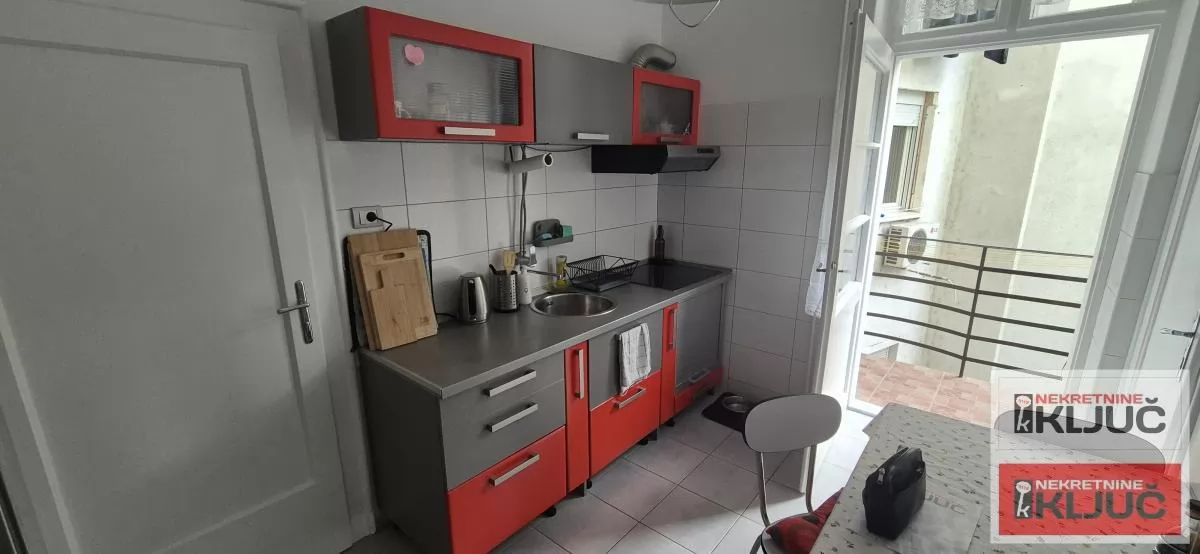 KOD SPENS-A, 56m2, Dvosoban, Renoviran, Salonac može i za Poslovnu delatnost 10