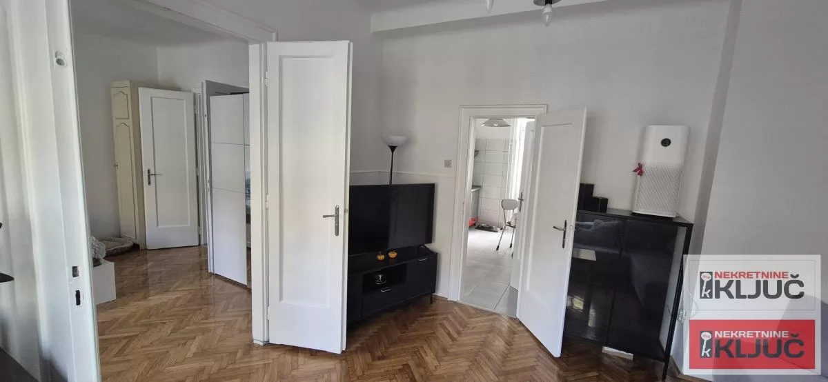 KOD SPENS-A, 56m2, Dvosoban, Renoviran, Salonac može i za Poslovnu delatnost 6