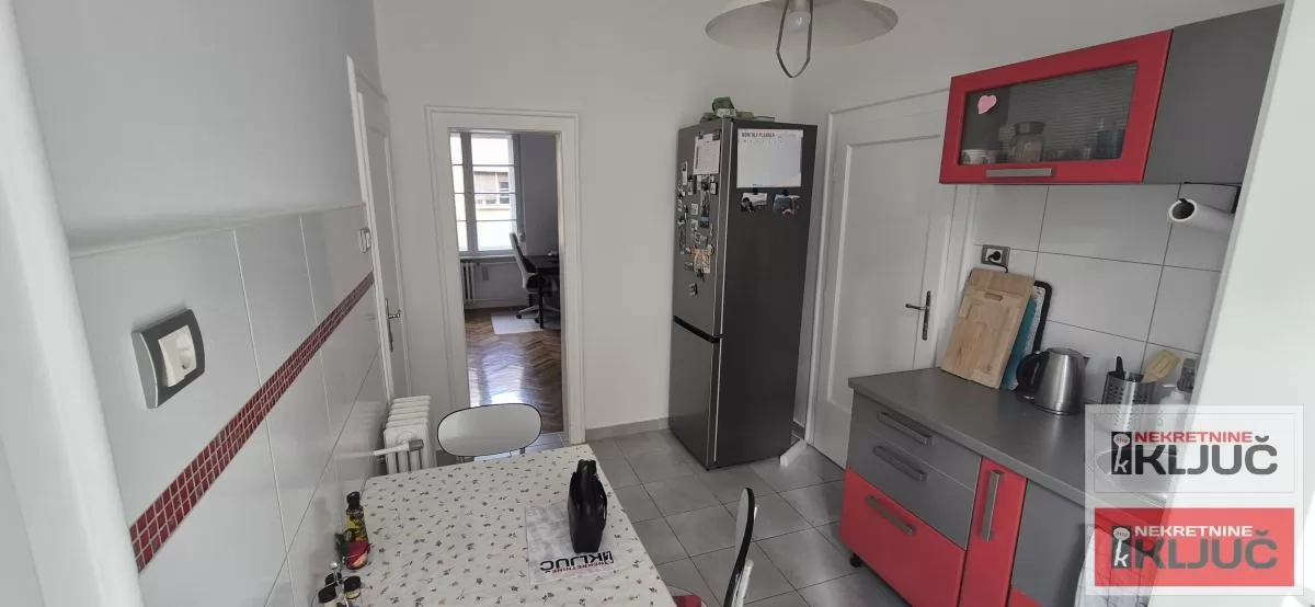 KOD SPENS-A, 56m2, Dvosoban, Renoviran, Salonac može i za Poslovnu delatnost 9