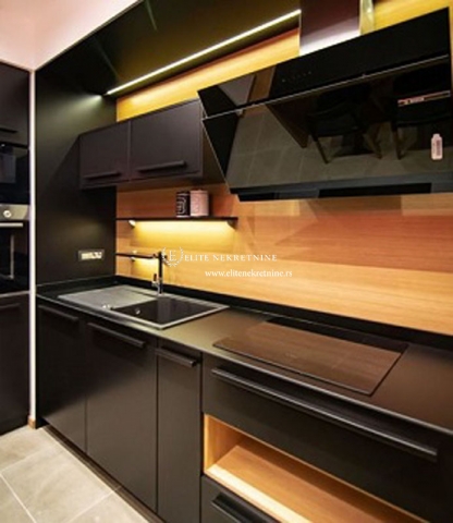 Izdaje se moderan stan u Central Gardenu 8