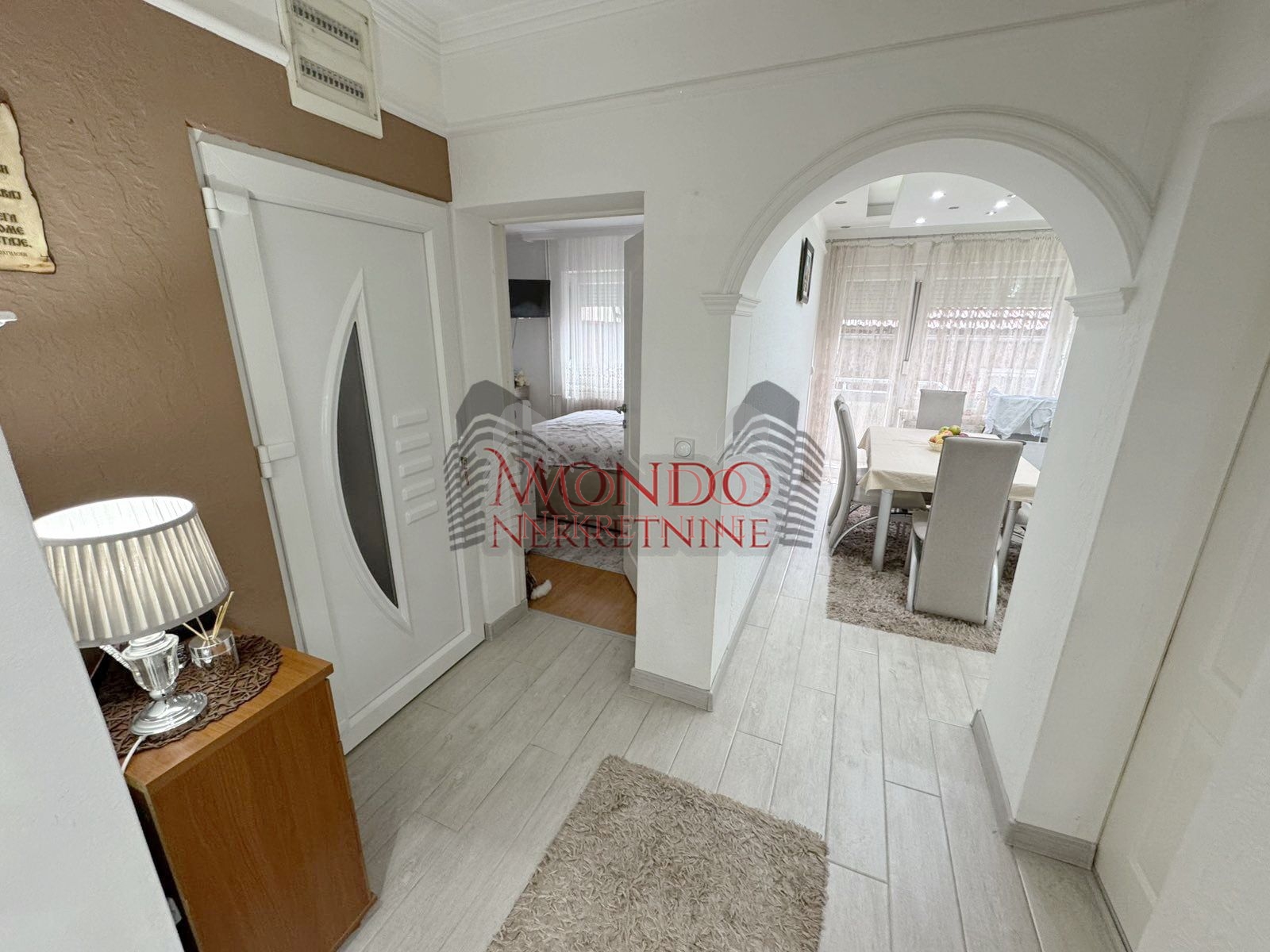 Na prodaju kuca u Donjoj Vrezini u blizini kafane Tri cveta 15