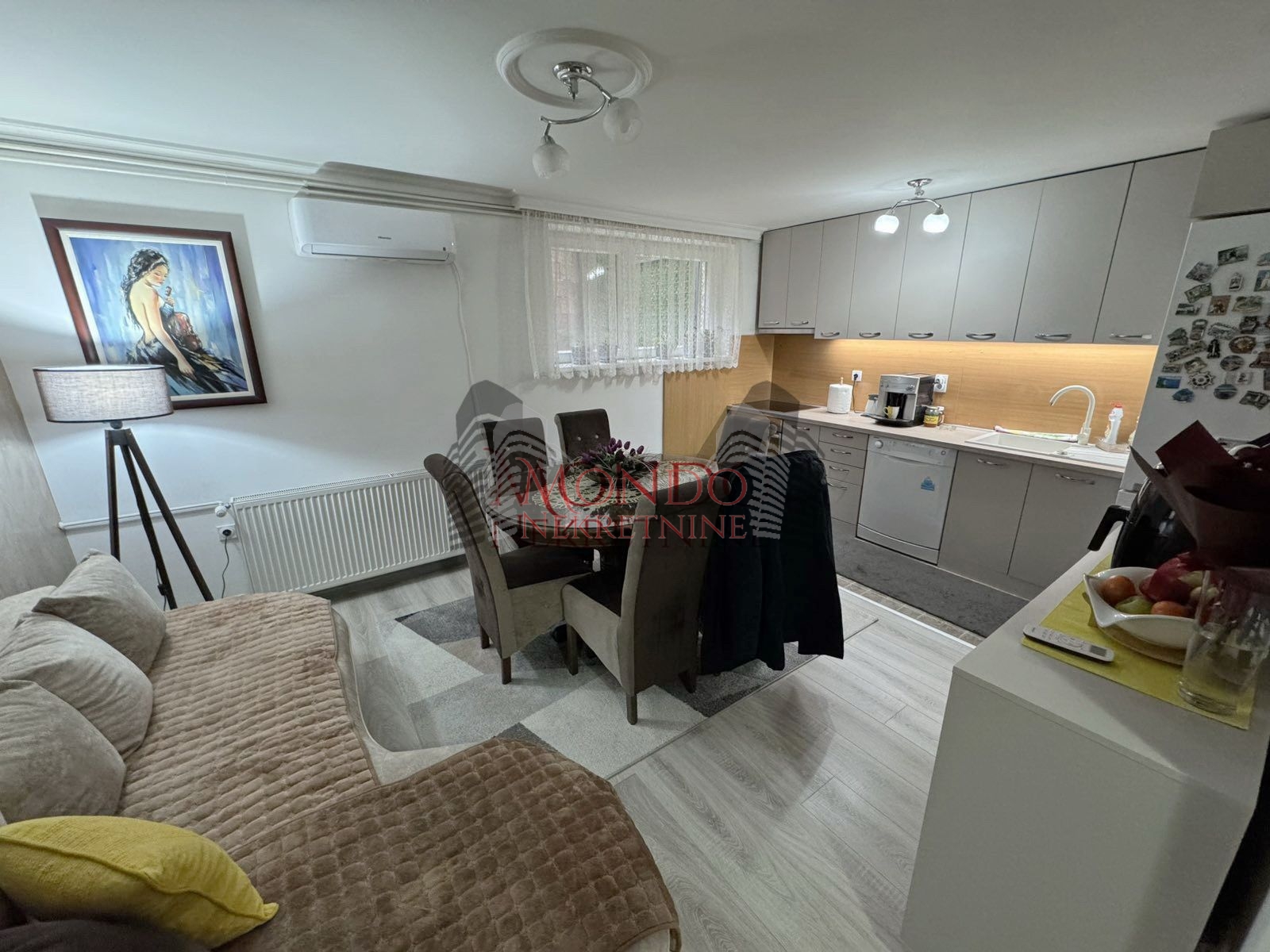 Na prodaju kuca u Donjoj Vrezini u blizini kafane Tri cveta 8