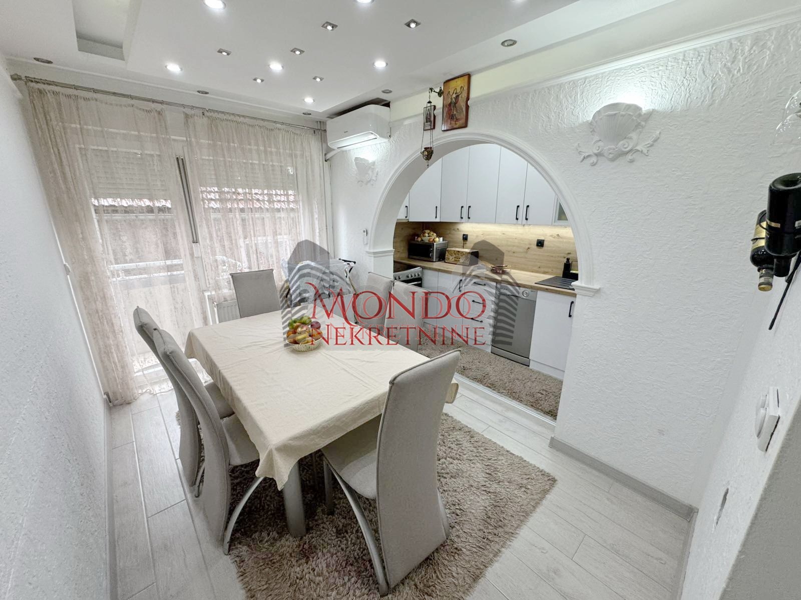 Na prodaju kuca u Donjoj Vrezini u blizini kafane Tri cveta 17