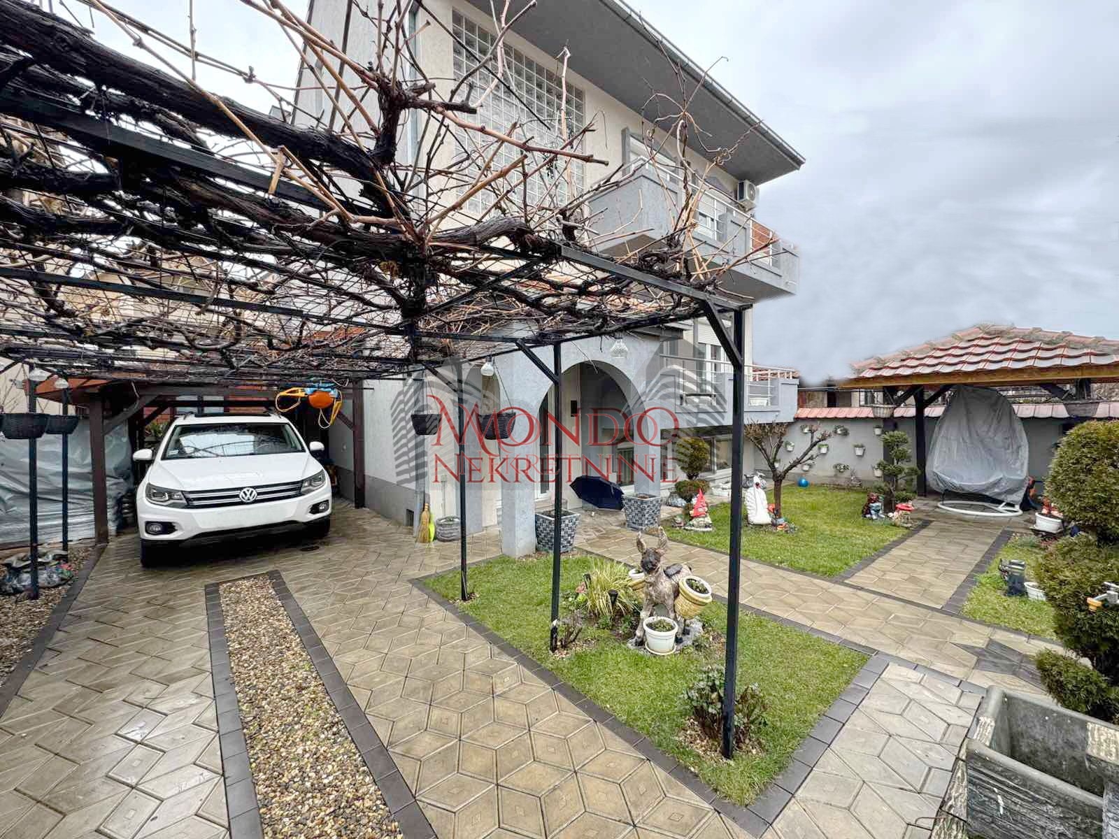 Na prodaju kuca u Donjoj Vrezini u blizini kafane Tri cveta 2