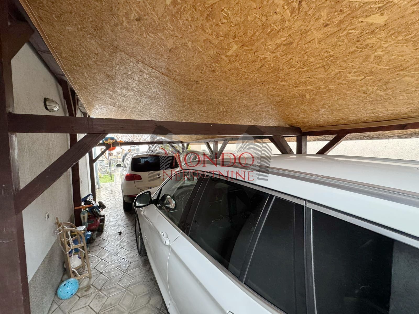 Na prodaju kuca u Donjoj Vrezini u blizini kafane Tri cveta 3