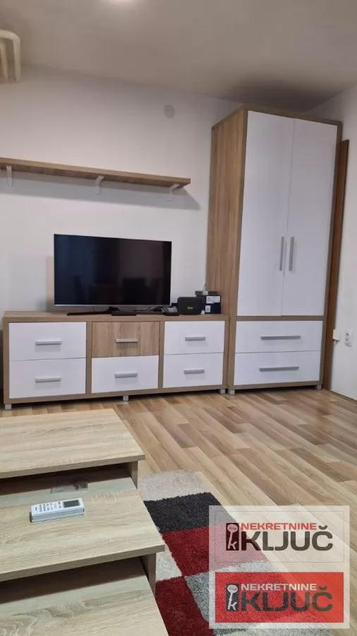 SATELITSKA PIJACA, 25m2, Garsonjera, Nameštena 2