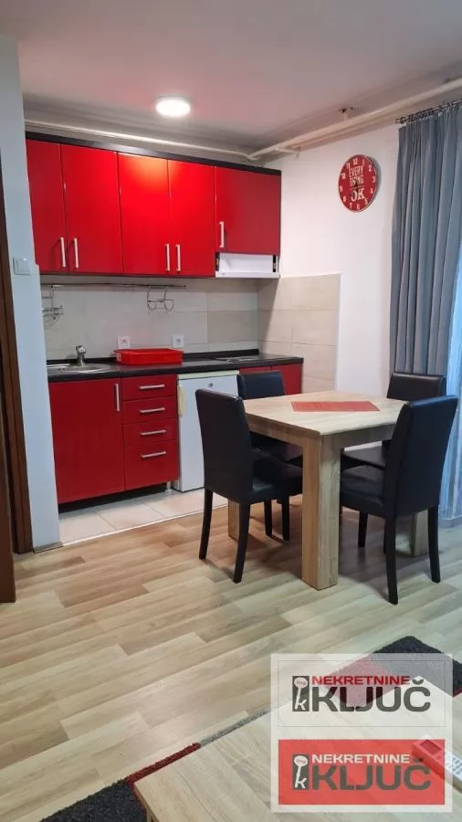 SATELITSKA PIJACA, 25m2, Garsonjera, Nameštena 4