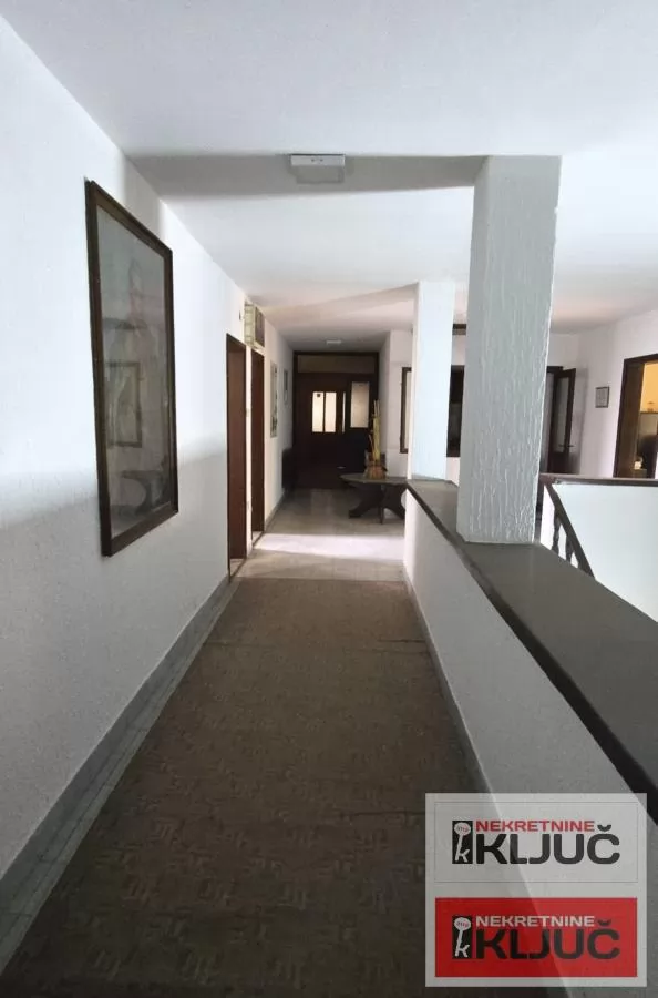 SIRIG IZDAJE SE POSLOVNO-LOGISTIČKI KOMPLEKS 14