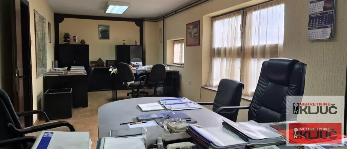 SIRIG IZDAJE SE POSLOVNO-LOGISTIČKI KOMPLEKS 15