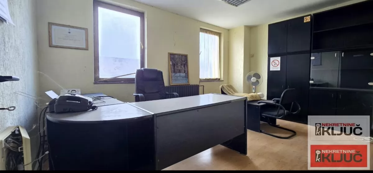 SIRIG IZDAJE SE POSLOVNO-LOGISTIČKI KOMPLEKS 18