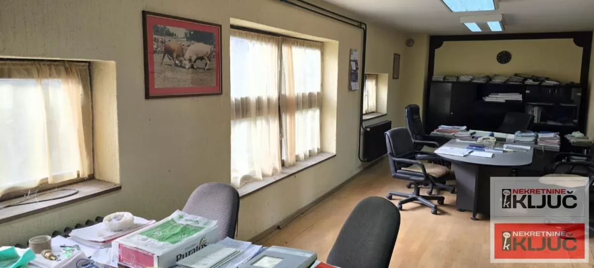 SIRIG IZDAJE SE POSLOVNO-LOGISTIČKI KOMPLEKS 19