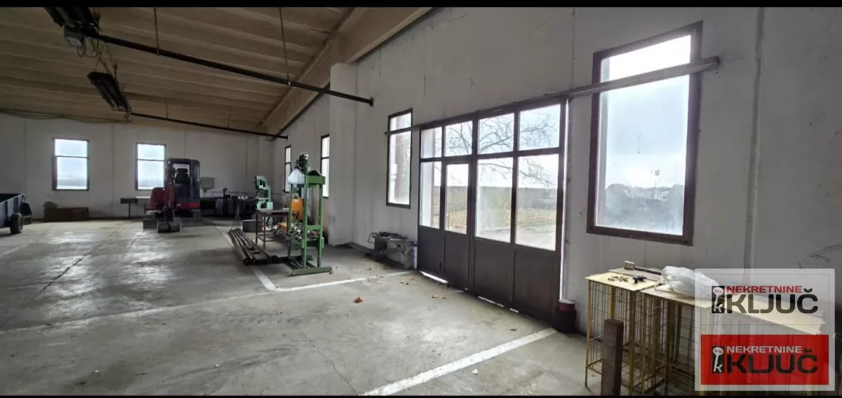 SIRIG IZDAJE SE POSLOVNO-LOGISTIČKI KOMPLEKS 21