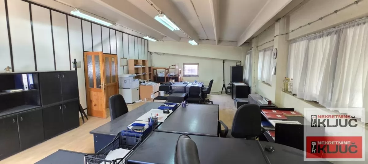 SIRIG IZDAJE SE POSLOVNO-LOGISTIČKI KOMPLEKS 23