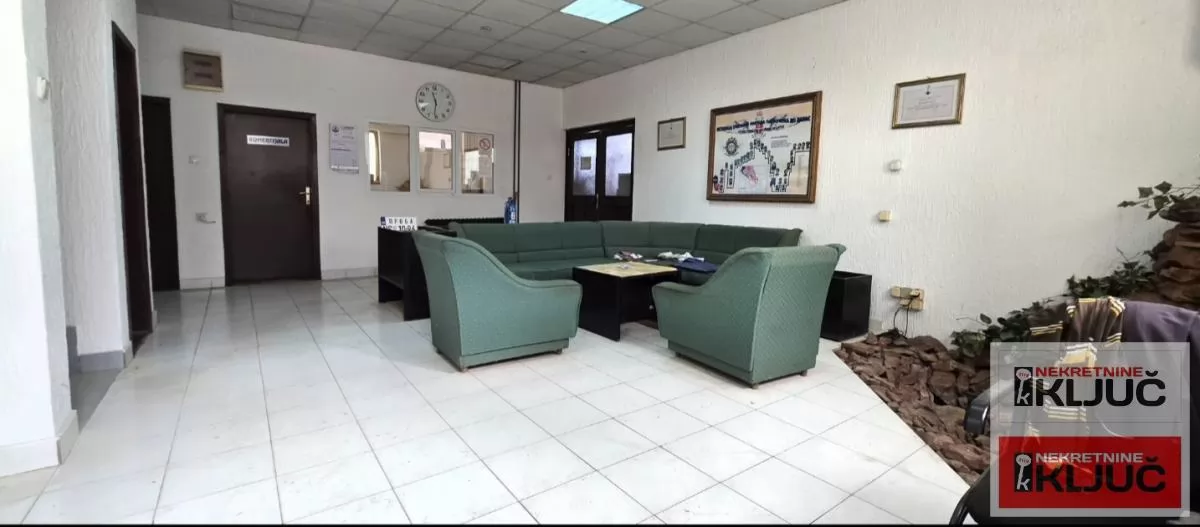 SIRIG IZDAJE SE POSLOVNO-LOGISTIČKI KOMPLEKS 29