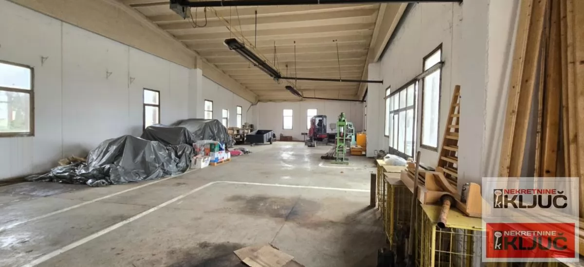 SIRIG IZDAJE SE POSLOVNO-LOGISTIČKI KOMPLEKS 3