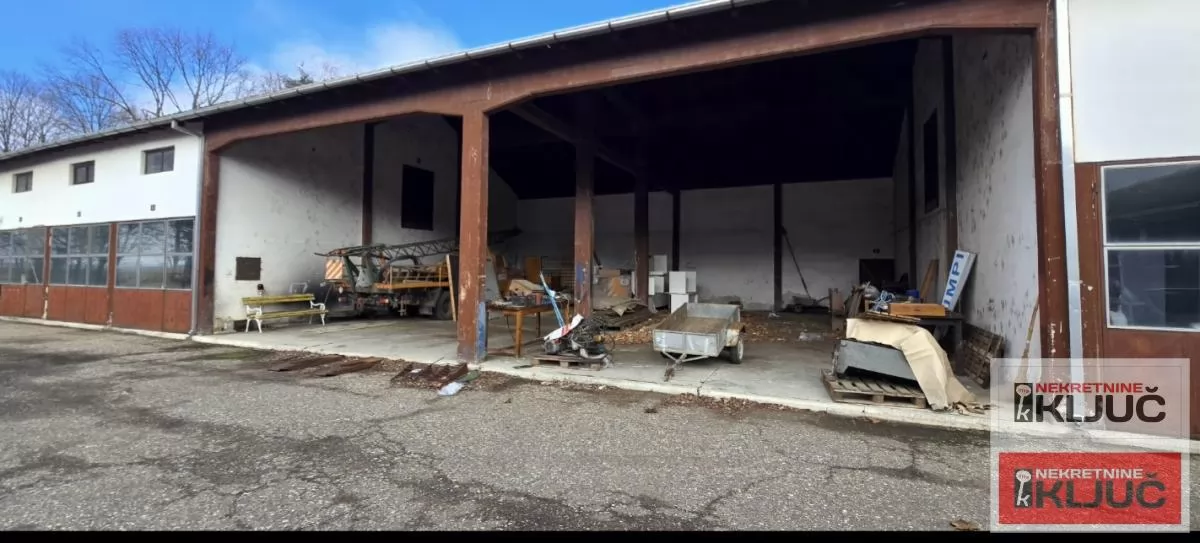 SIRIG IZDAJE SE POSLOVNO-LOGISTIČKI KOMPLEKS 30