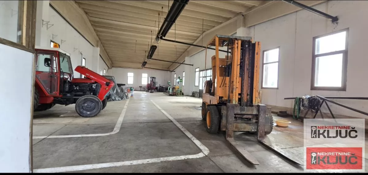 SIRIG IZDAJE SE POSLOVNO-LOGISTIČKI KOMPLEKS 6