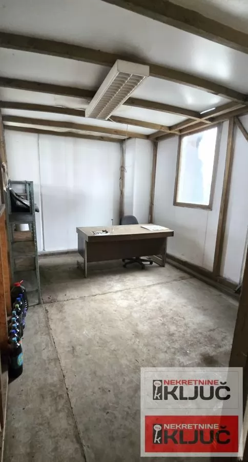 SIRIG IZDAJE SE POSLOVNO-LOGISTIČKI KOMPLEKS 7