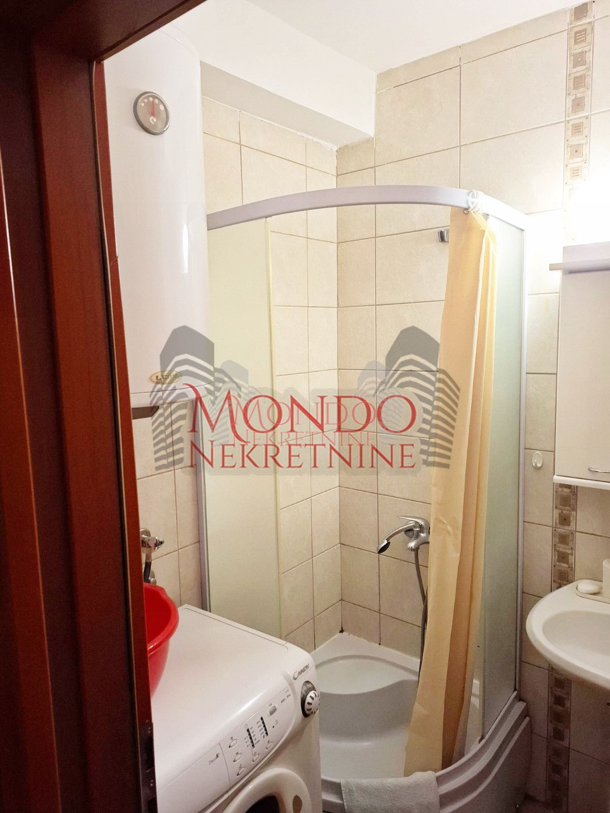 Jednoiposoban stan kod Glavne autobiske stanice 6