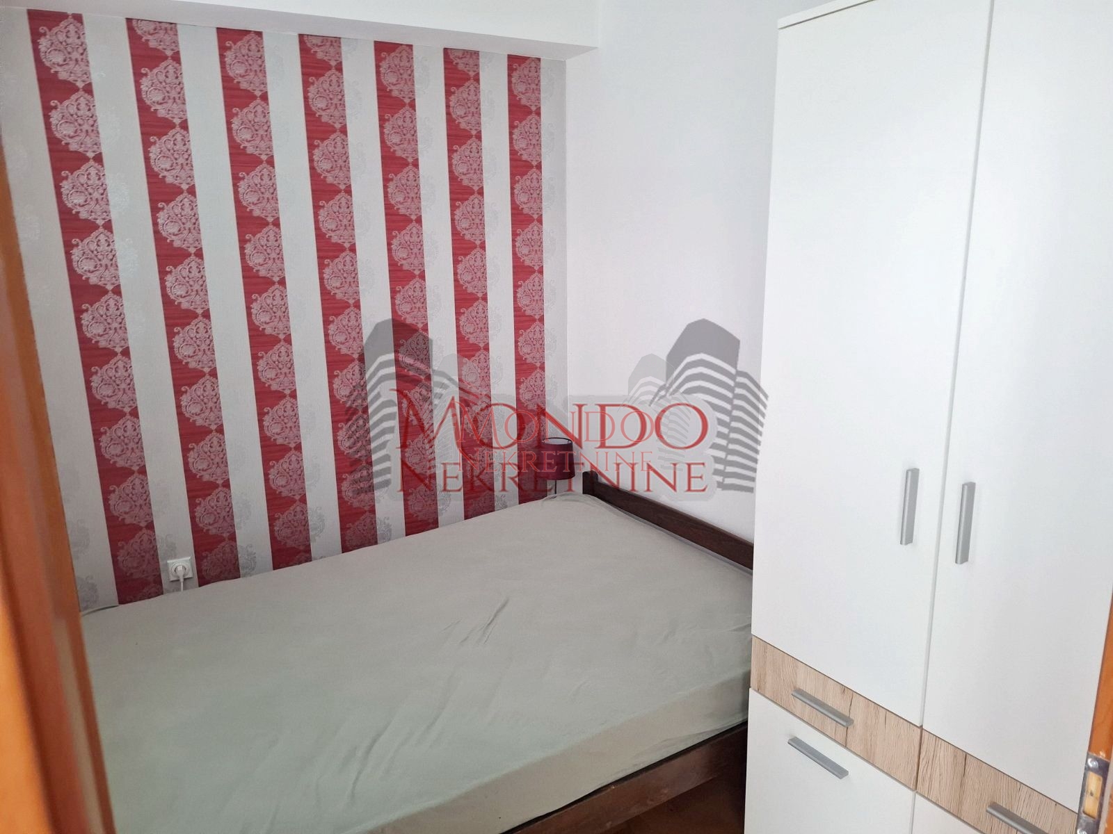 Jednoiposoban stan kod Glavne autobiske stanice 5