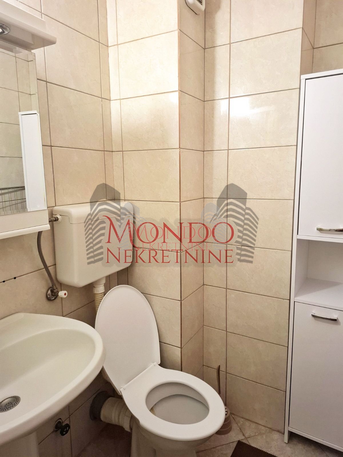 Jednoiposoban stan kod Glavne autobiske stanice 7