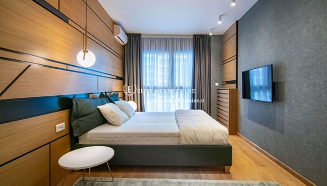 Izdaje se moderan stan u Central Gardenu 7