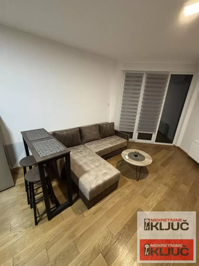 NOVA,MODERNA USELJIVA GARSONJERA 14