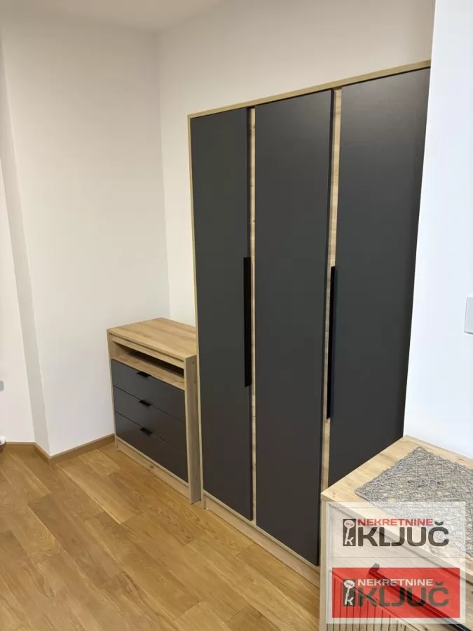 NOVA,MODERNA USELJIVA GARSONJERA 5