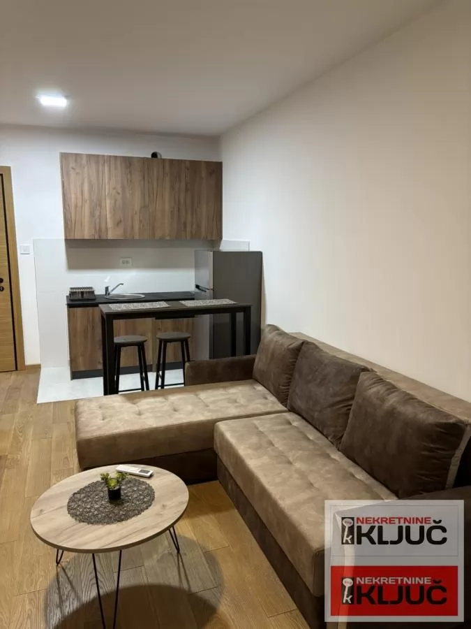 NOVA,MODERNA USELJIVA GARSONJERA 9