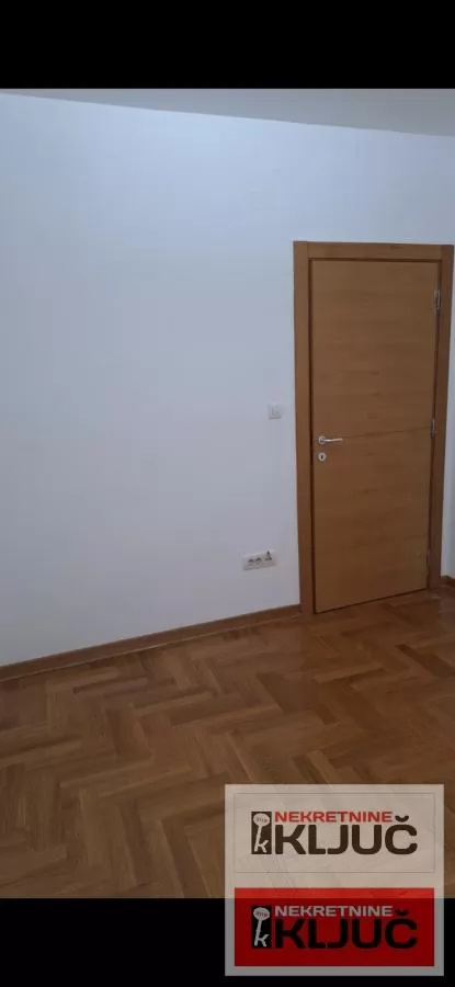 Odlican/NENAMESTEN/stan u blizini centra grada 4