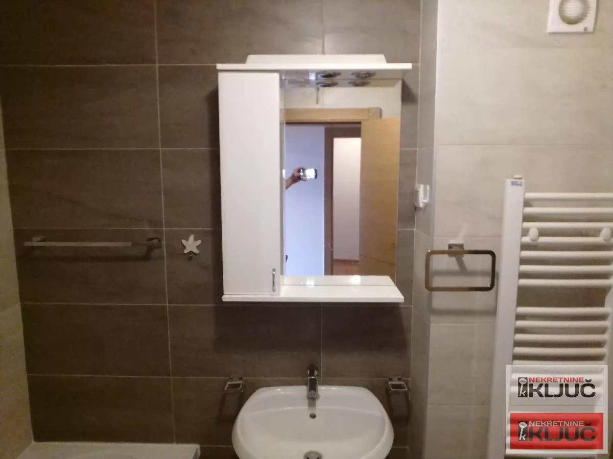 Odlican/NENAMESTEN/stan u blizini centra grada 6