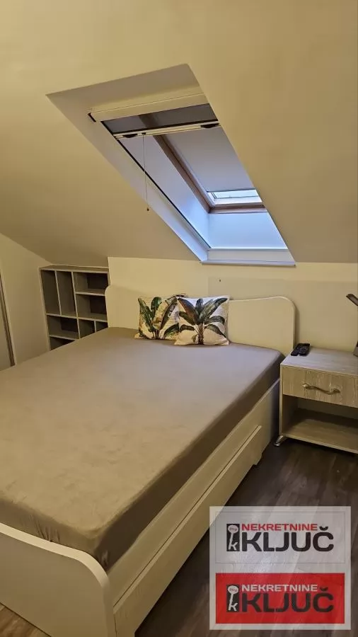 SOCIJALNO, 61m2, Trosoban-Duplex, Namešten, Parking 9