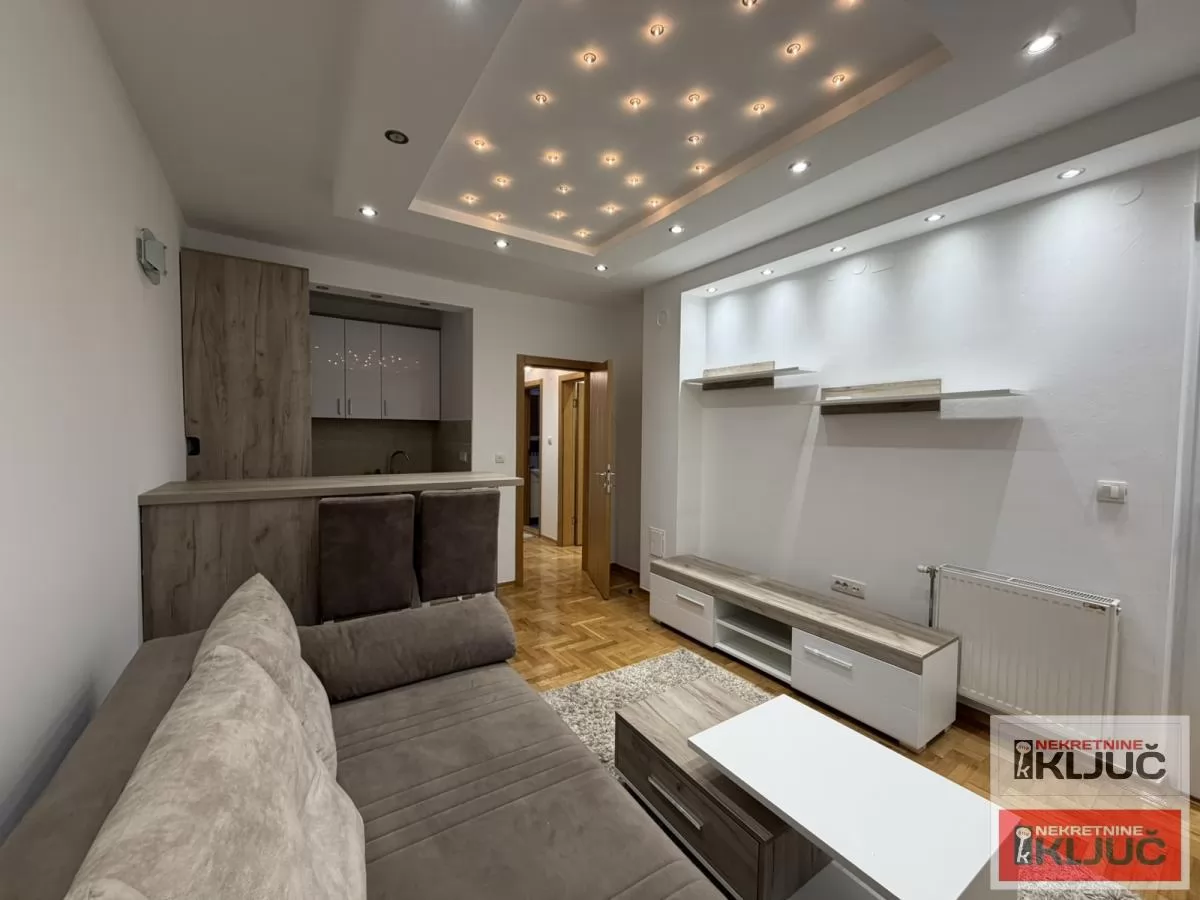 SOMBORSKI BULEVAR, 46m2, Dvosoban, Namešten 1