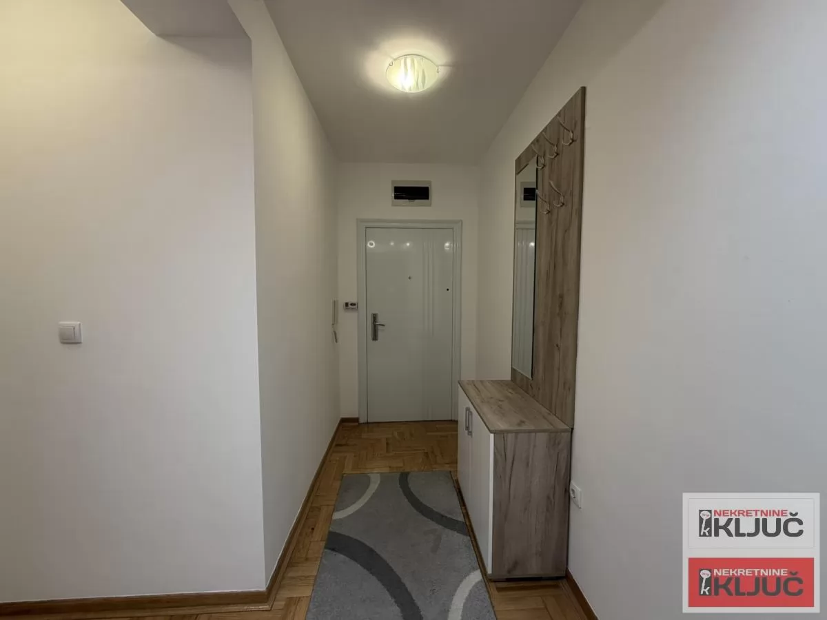 SOMBORSKI BULEVAR, 46m2, Dvosoban, Namešten 9