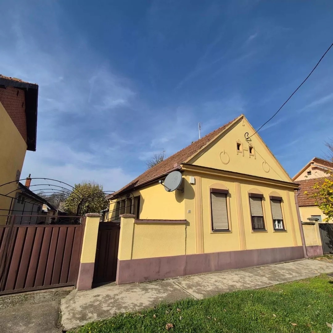 Prodajem izuzetnu kucu na selu kompletno sredjenu renoviranu opremljenu 1