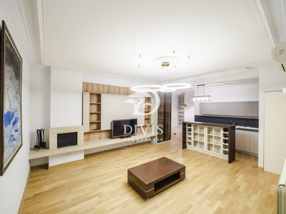 Prostran 4 0 stan na uglu Krunske i Kumanovske  105m2 1