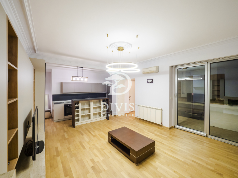 Prostran 4 0 stan na uglu Krunske i Kumanovske  105m2 2