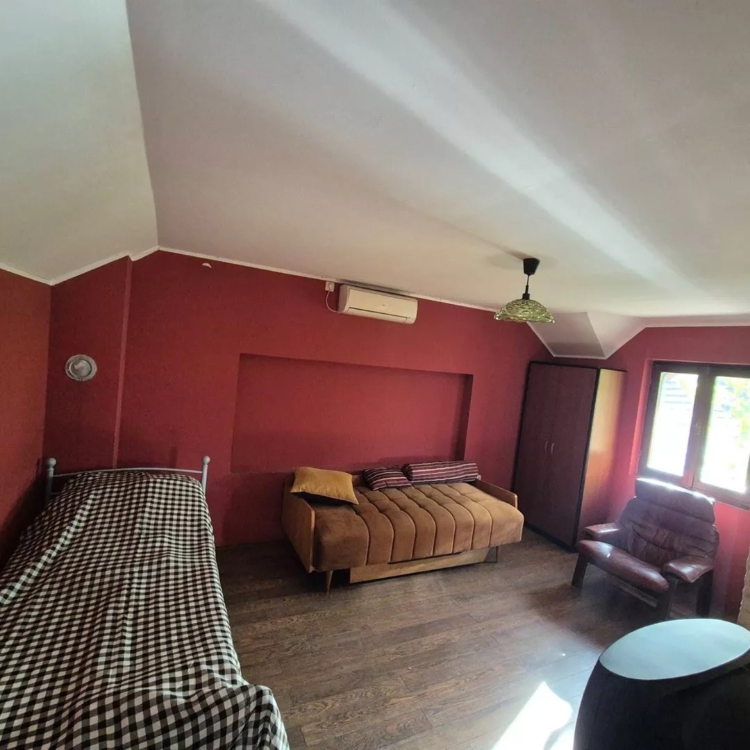 Prodajem izuzetnu kucu na selu kompletno sredjenu renoviranu opremljenu 4