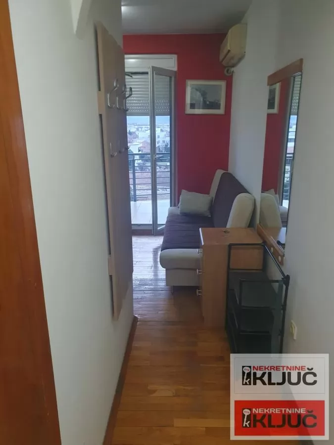 Dobar stan na Bulevaru Evrope/kod hotela Seraton/ 2