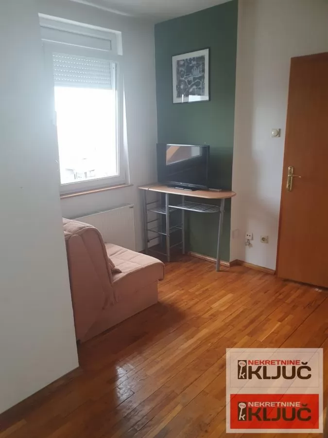 Dobar stan na Bulevaru Evrope/kod hotela Seraton/ 4