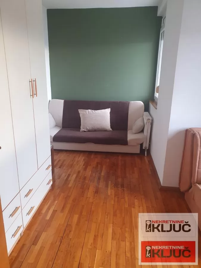 Dobar stan na Bulevaru Evrope/kod hotela Seraton/ 7