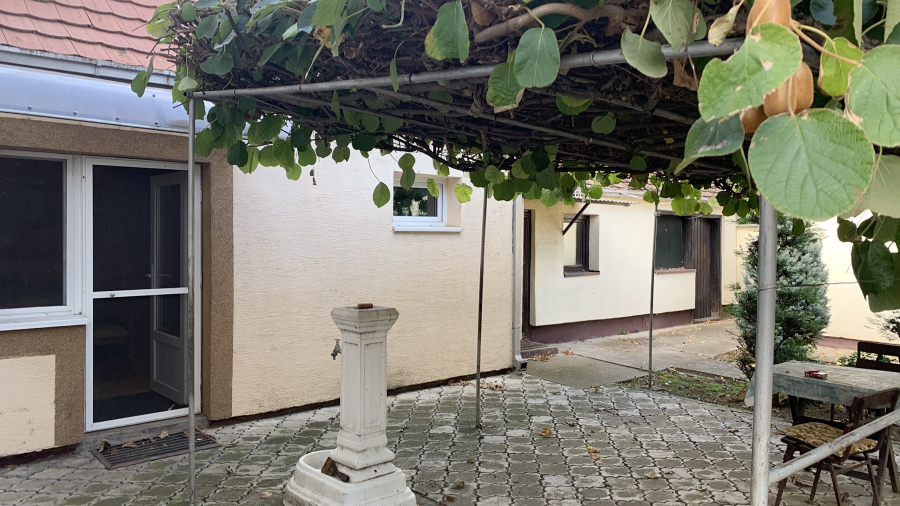 EXTRA LOKACIJA   Kuća u Mačvanskoj Mitrovici uz školu i vrtić a blizina i pešačkog mosta 5