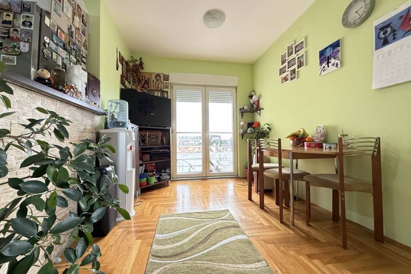 Dvoiposoban stan na Zvezdari  Belokrajinska  parking i terase  50m2 5