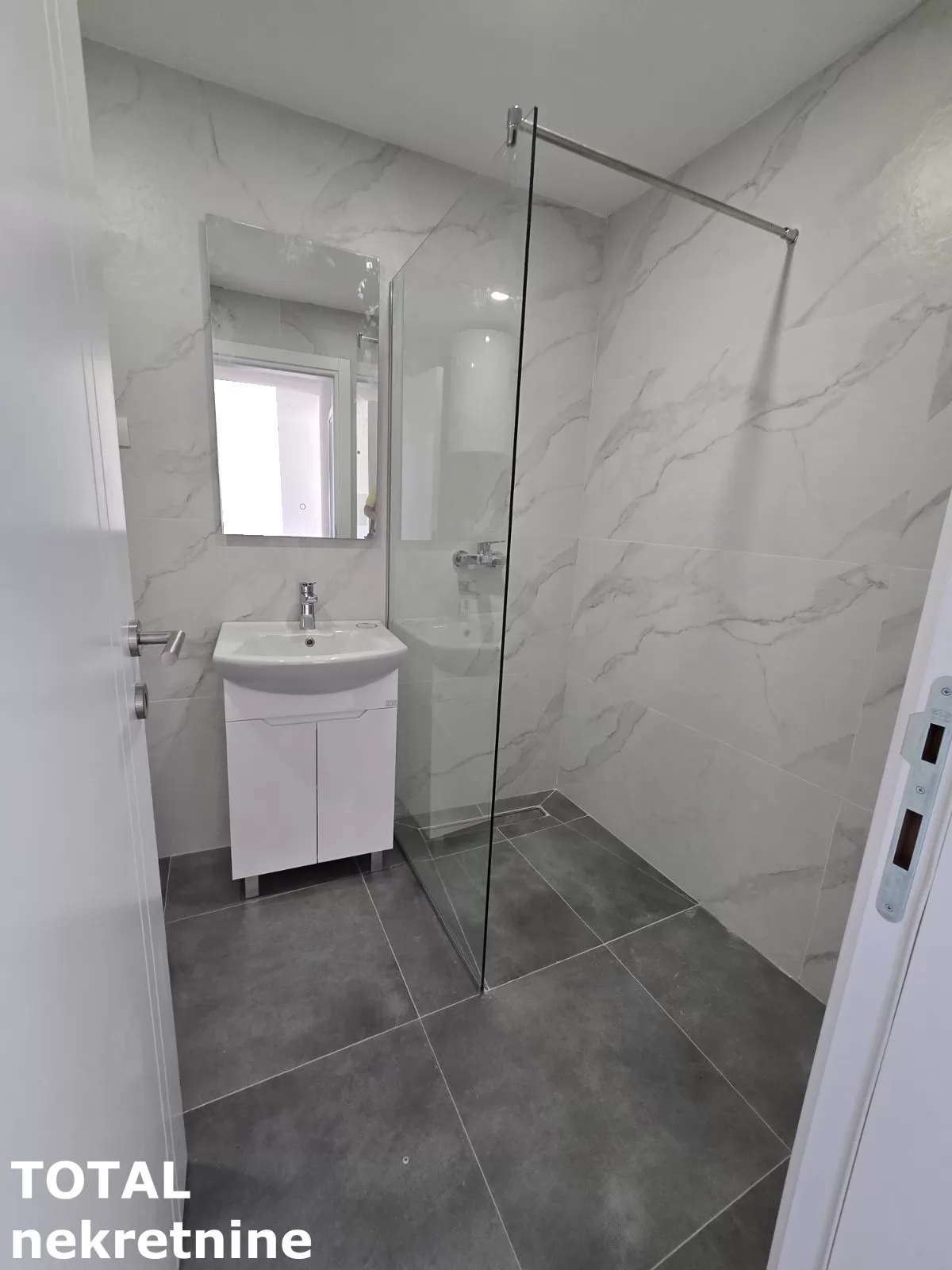 Stan,NOVI SAD,PODBARA,kv: 58.00, € 174000, ID: 1101011 6