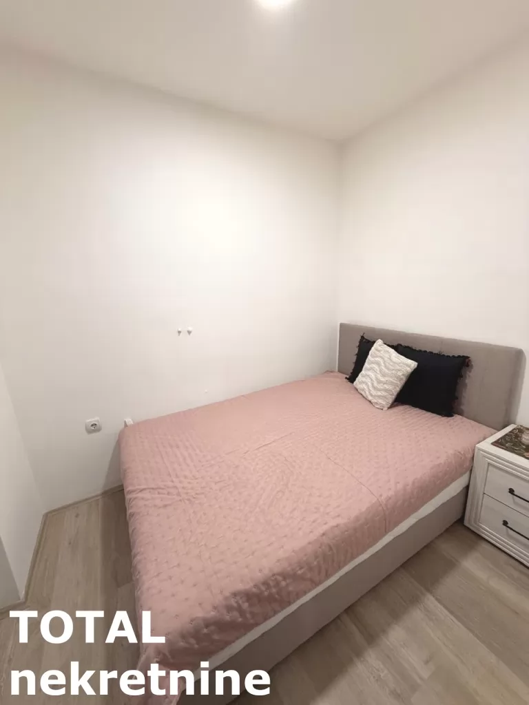 Stanovi,NOVI SAD,CENTAR,kv: 45.00, € 450, ID: 9189879 10