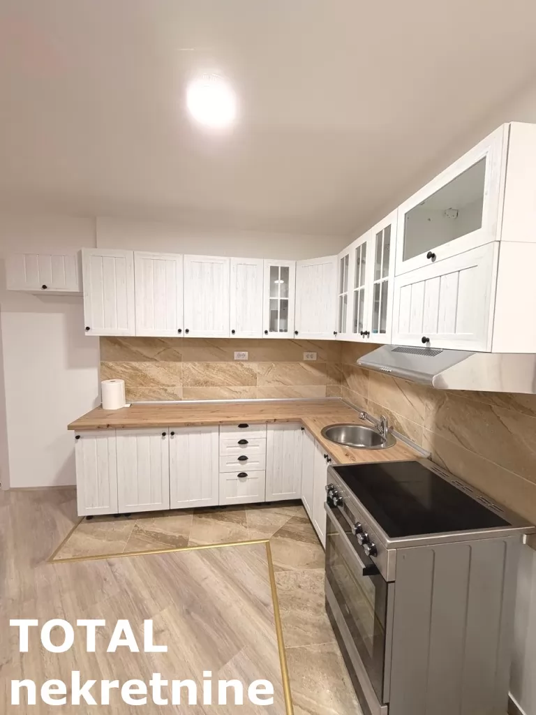 Stanovi,NOVI SAD,CENTAR,kv: 45.00, € 450, ID: 9189879 4