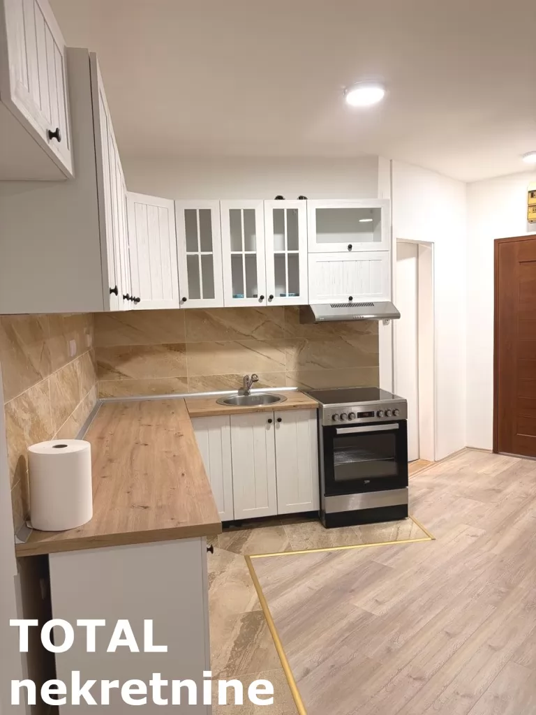 Stanovi,NOVI SAD,CENTAR,kv: 45.00, € 450, ID: 9189879 7