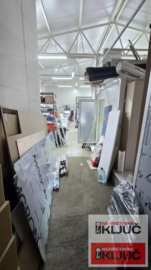 VETERNIK IZDAJE SE VIŠENAMENSKA HALA 19