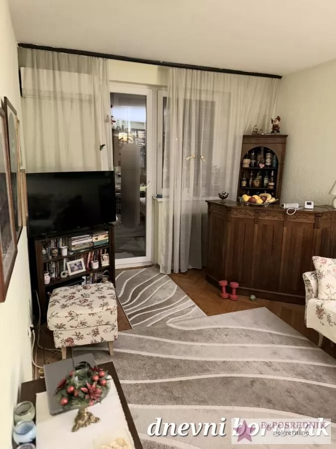 Voždovac, Šumice, Ustanička, 53m2 3